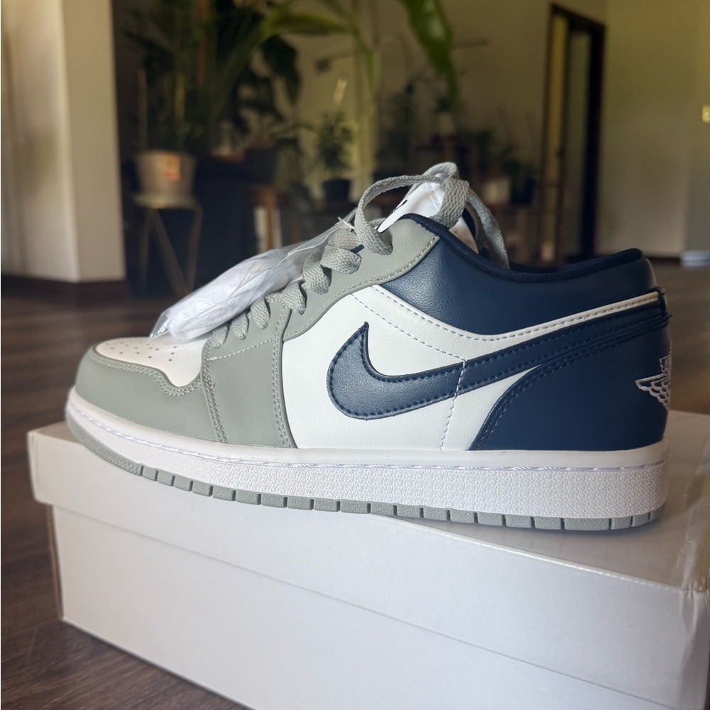 Nike Air Jordan Low 1 in Gray and Navy